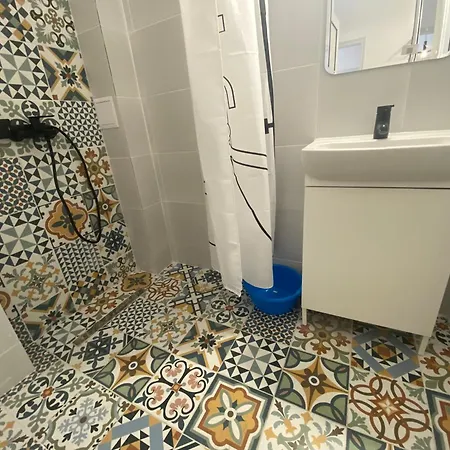 Toni House 407 Szveti Vlasz